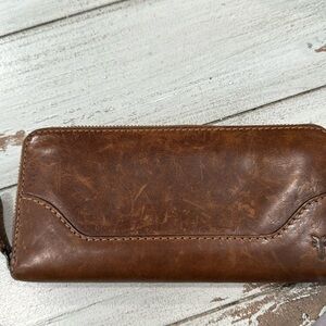 Frye wallet